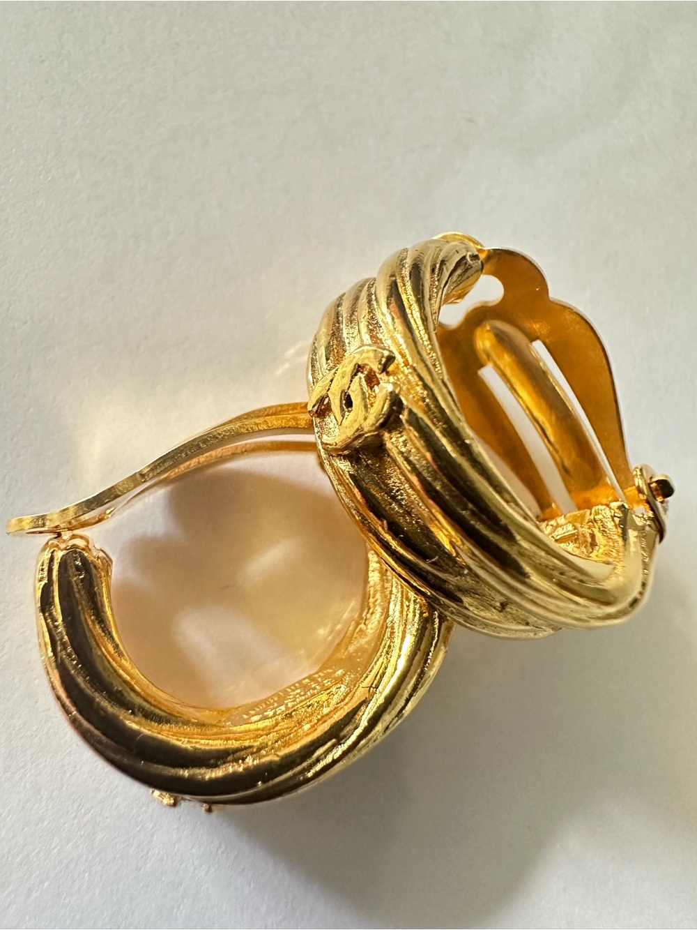 Vintage CHANEL 93P Gold Plated Ribbed CC Hoop Clip-On Earrings w/ Box